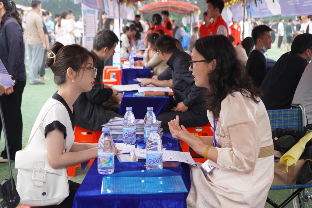 ED5B010AA14CFBC11F63A817848_B0556C50_18ADE