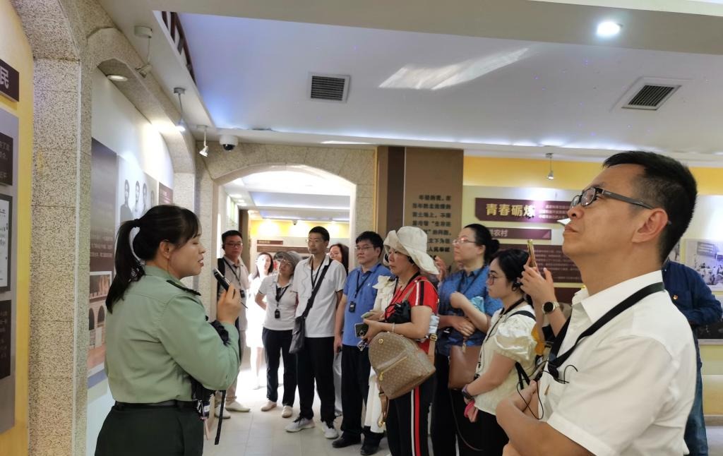 3E70E7F68ED2CA583A6EB9BFC83_3DD6FFF6_1B4B8