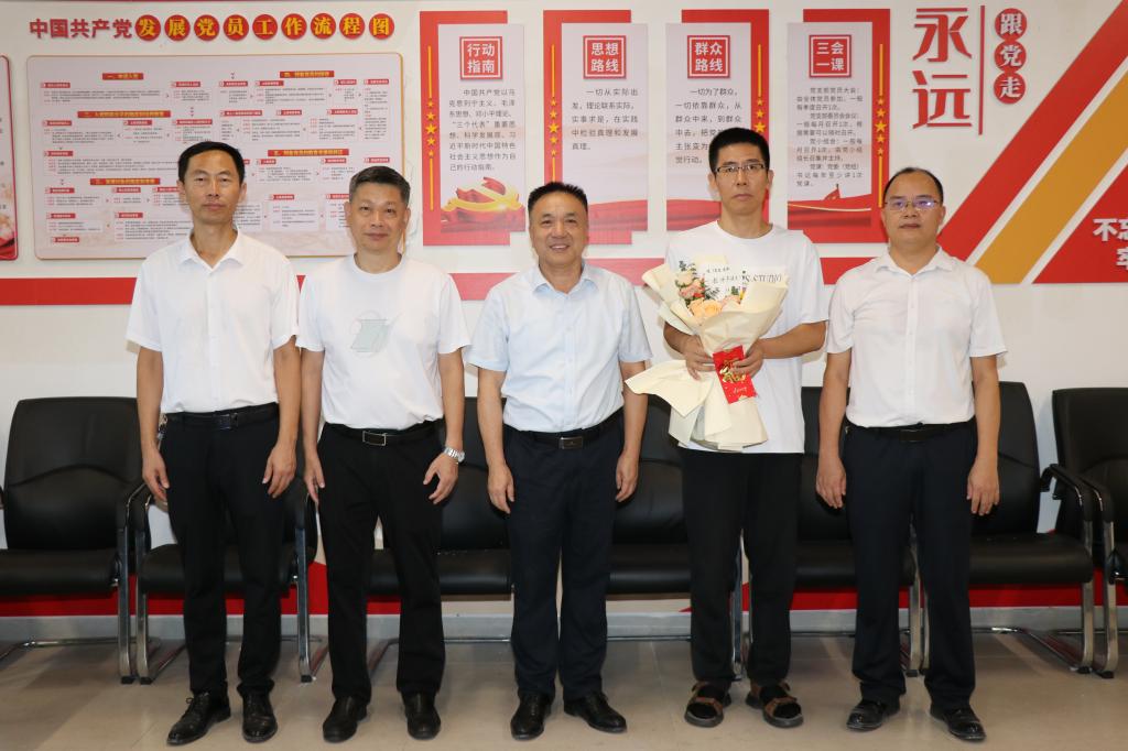 516F512E2B2E8FA56D5FA2063B7_6155DE55_16129