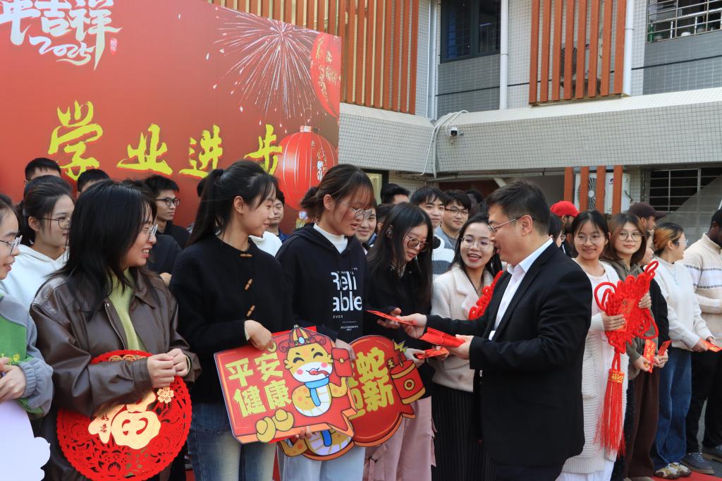 1BCF9571C0DA4077A3931E5D08F_396A7070_1D971