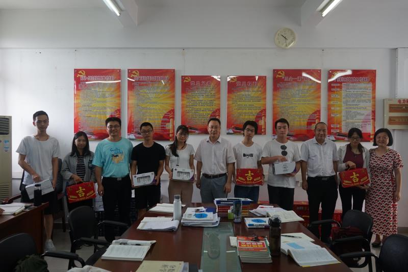 1533896972126418.jpg 1533896972126418.jpg