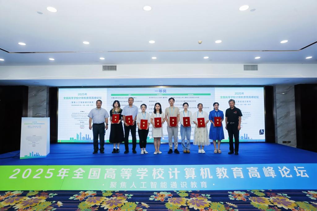 5C958AFD2B39BC96E87DE808456_B3101954_15A40