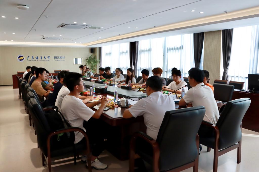 5AD2A0F2D40E4D43585CCF00BF6_81F6F933_13FEE