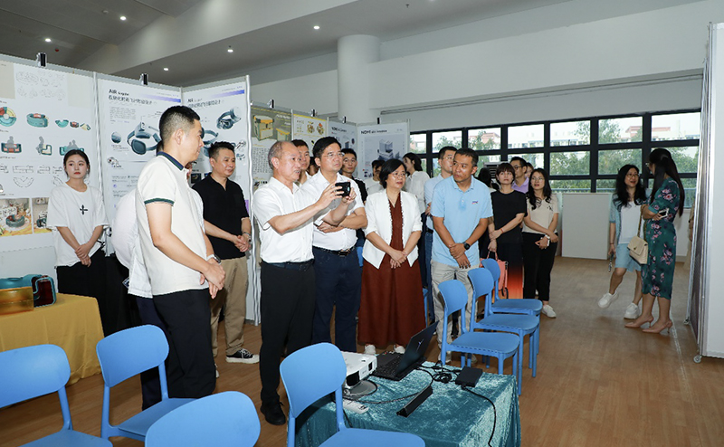 1974BE88AD3E1072D042CED9283_33B2C659_565DE