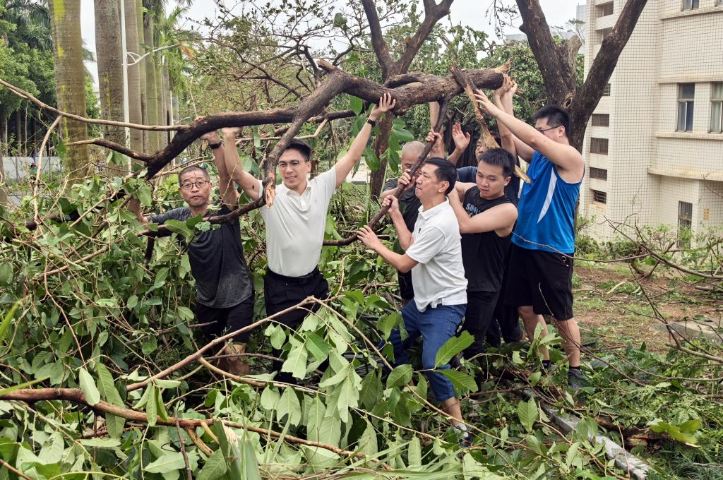 97644F509F855D5EAE11E47ADFE_5546021B_33ECA