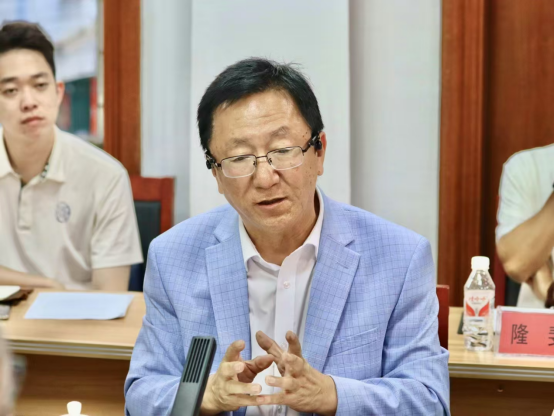 F2379059F3E9DB7FAC24AB4BF95_3EDC8448_54770