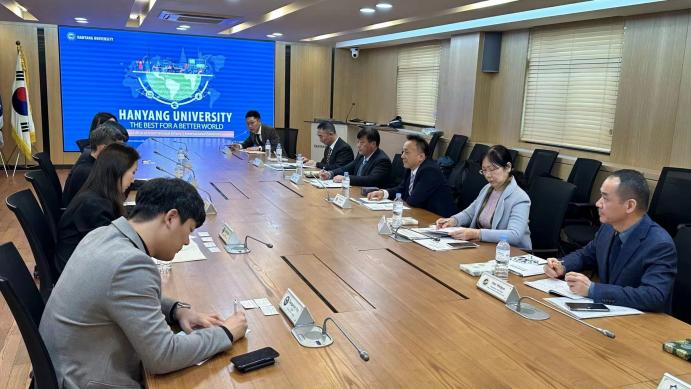 E6B22EB5DD5FFC5FF1BB0843CF8_5CEF9833_D5C7