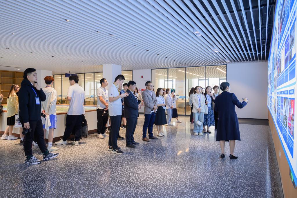 1AFCC5F289A430CB260E3D176B5_05367448_28436