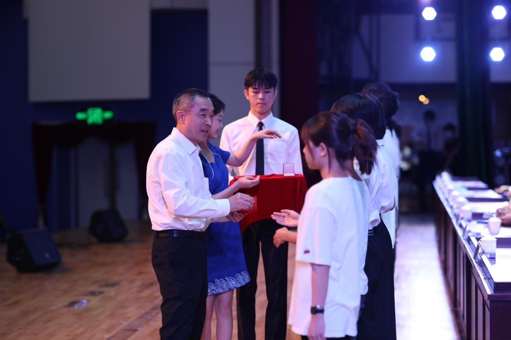 EC79E3E91544051F1639D8215CB_7FFAECBF_EE3B