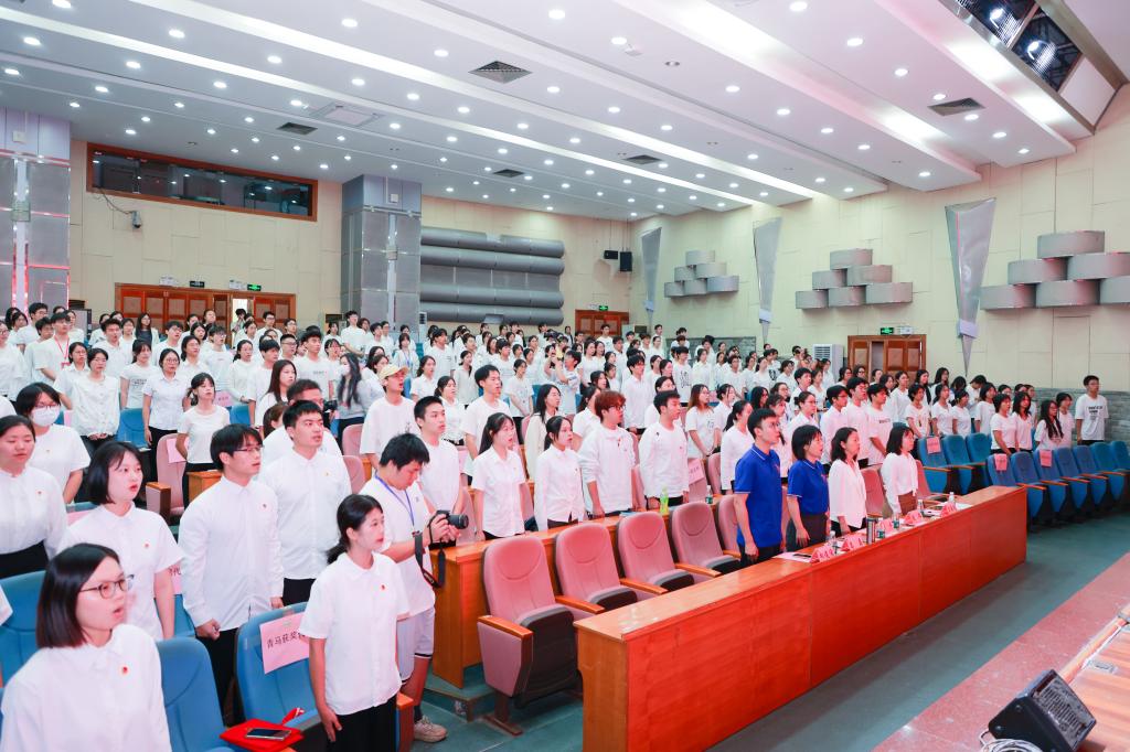 41F679127114E565402D0641D93_F423F6BB_1C935