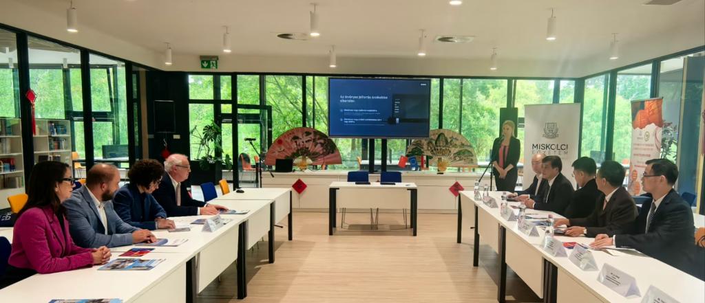 789D3CA03D72E2C6E47E7B5572A_6AE1C450_12051