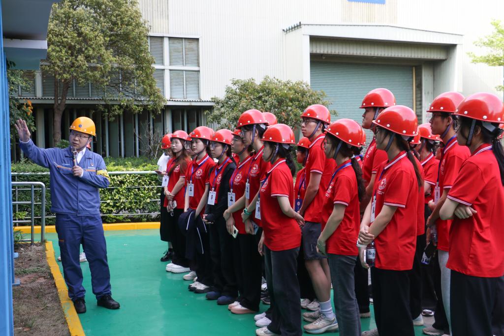 D6523DF48ABA635DC730A3CFB23_BEC48B25_1F221