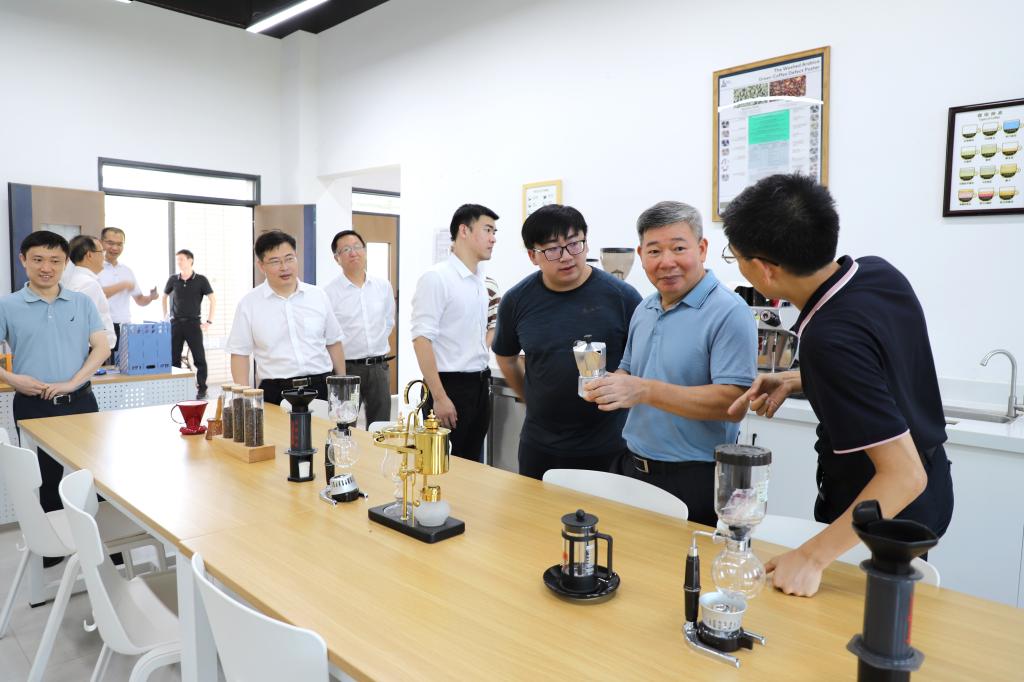 9DC8B006A7B97A2926616EA9A37_9EB7325F_1422D