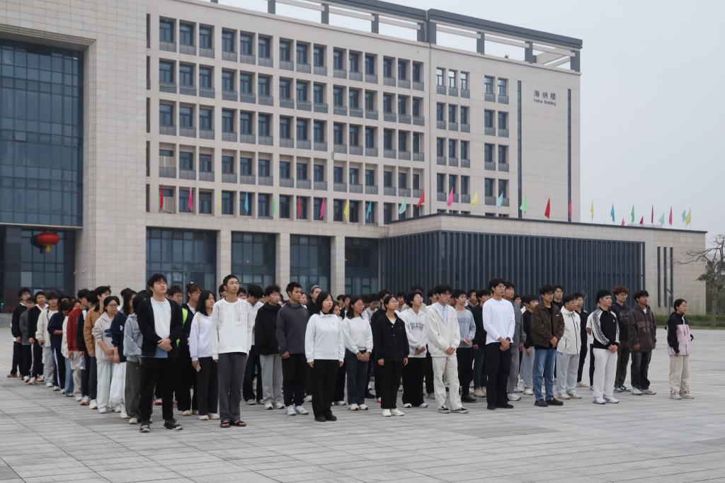 A46B2E1D76212FF72A430E0A891_EA98F8BD_19147