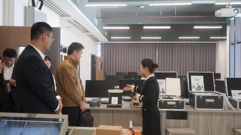 B01B2E6140EB0AFF5EFB3DB2304_968DF614_112FA B01B2E6140EB0AFF5EFB3DB2304_968DF614_112FA