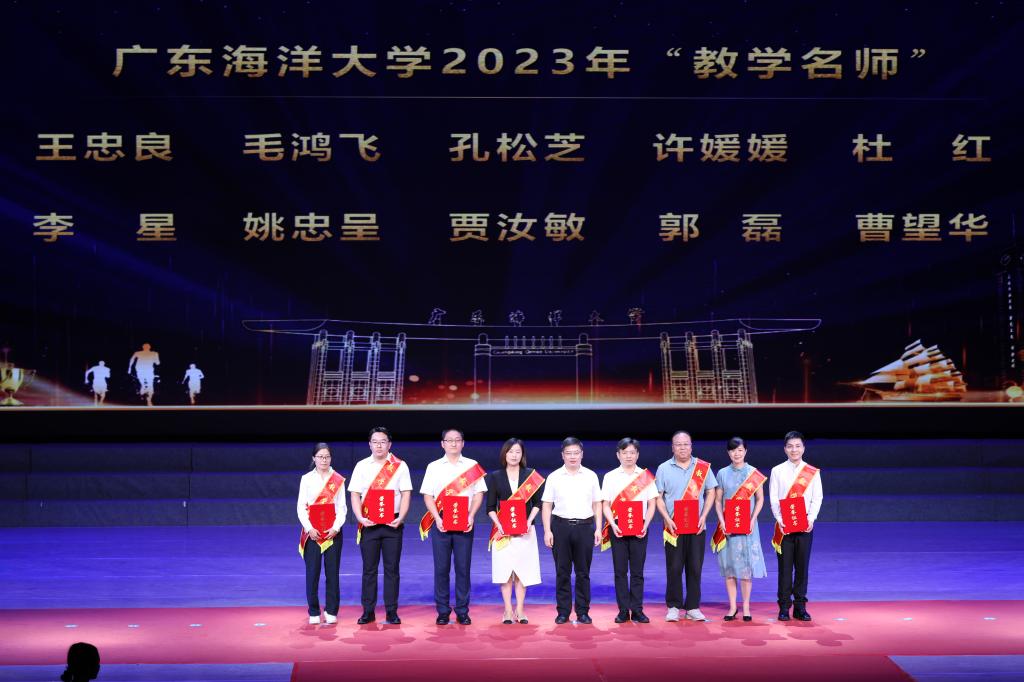 61AFAFF8A2D8FB16ED06B311293_EBA35FFF_14C28