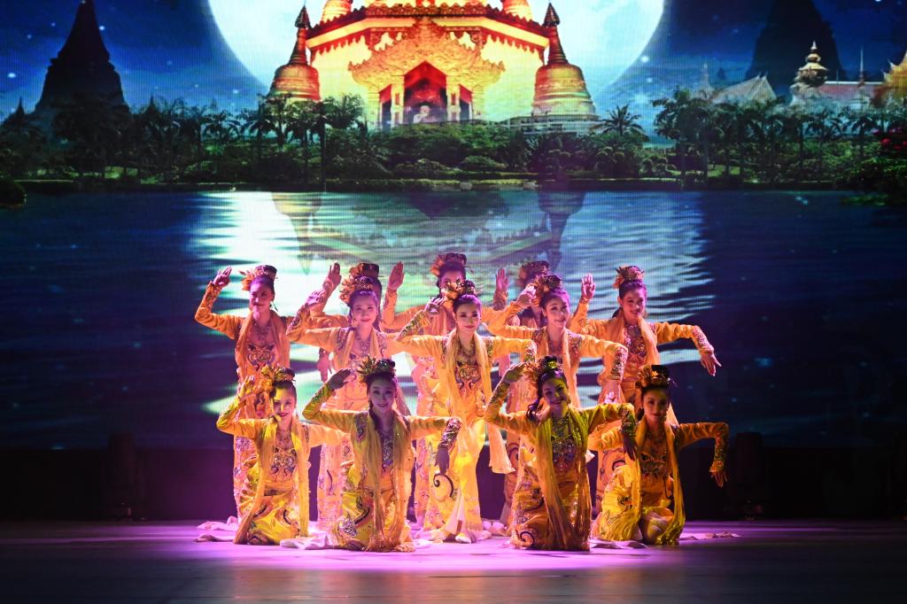 2D7B97BEF9EEF1F938247E8040A_103B0BD0_1BB99 2D7B97BEF9EEF1F938247E8040A_103B0BD0_1BB99