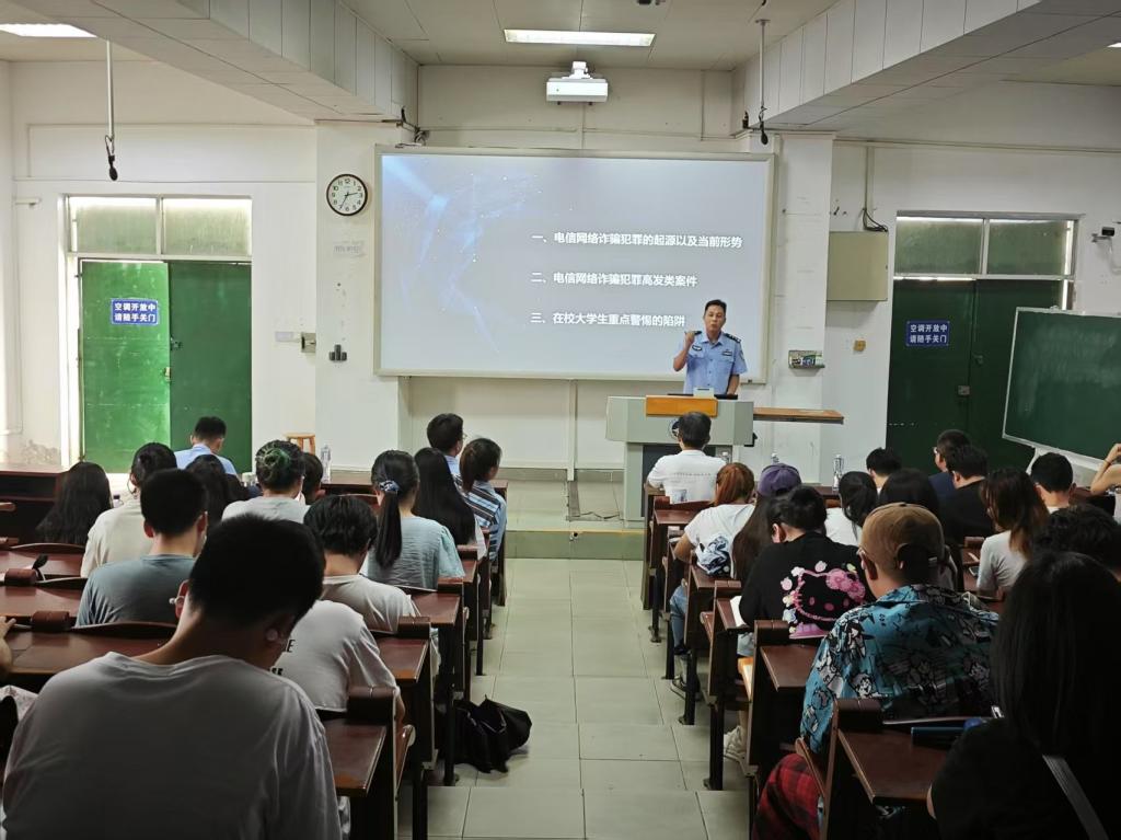 13E1CC103D3B9E8ECD92473DB3D_0850F876_1684D