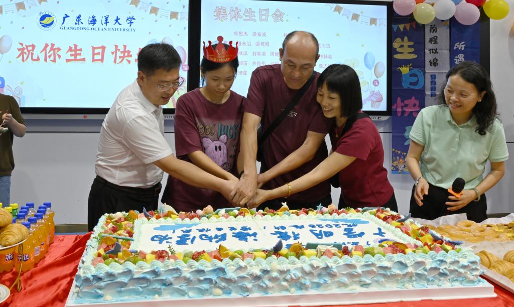 2568333ADB7FB76A9DC147BBC45_74CB2301_1AAA8