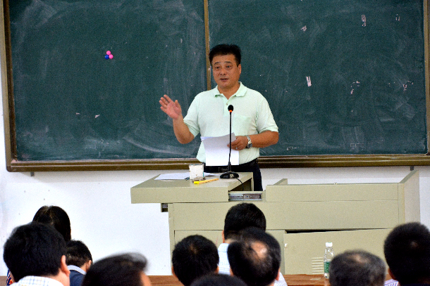 1530773389355012.jpg ³Â½ø¾üÖ÷³Ö¾Û»á²¢×öѧԺѧÆÚÊÂÇé×ܽá.JPG