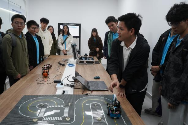 B63945A1777FEEC2107226820A2_4FF163D2_4EDDB