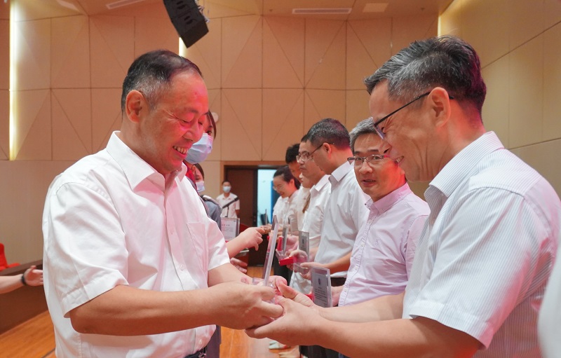 8B9E0FEF46CD8BA7B8A1A4C231C_1A845670_2C3C2