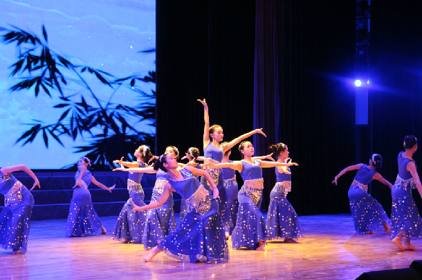 1527472445292874.jpg 民舞《版纳印象》.jpg