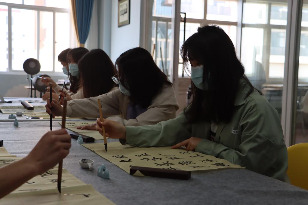 E6C172635A57C1A73F2B407251F_2AFAB3DC_10D1C