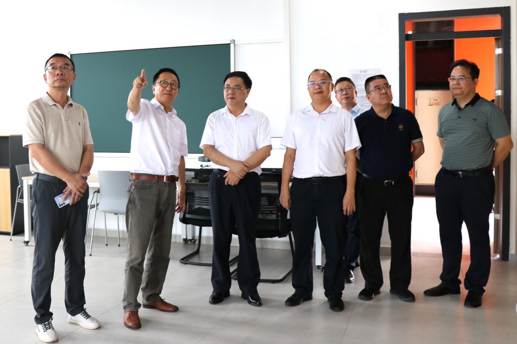 E1EEEDC512427D54FA3FD1C63E4_6FB4FFB5_12BDD