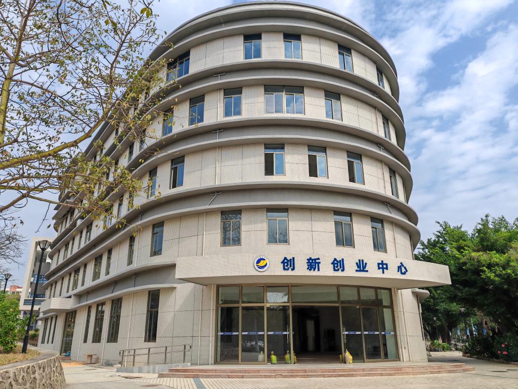 4633E6B1846CD53AAACCDBF9C3A_825F427D_2B9FE