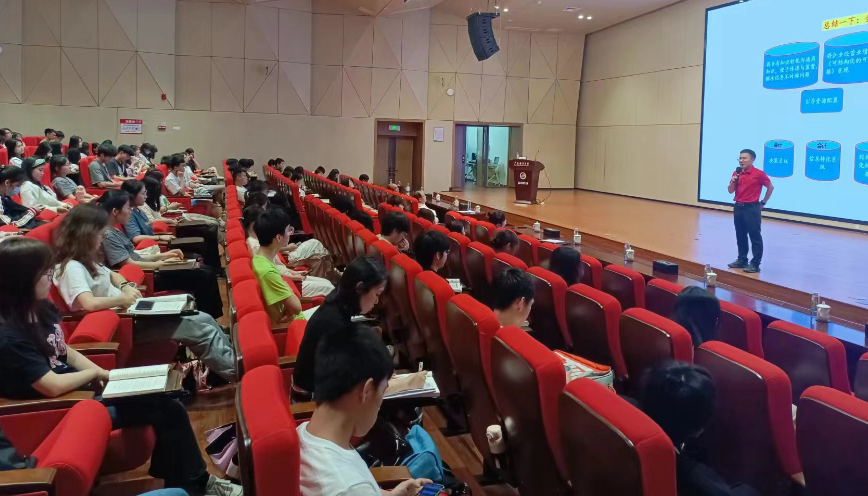 7676455950A5D8A0EBBD458E0E8_717F6D5C_DD39A