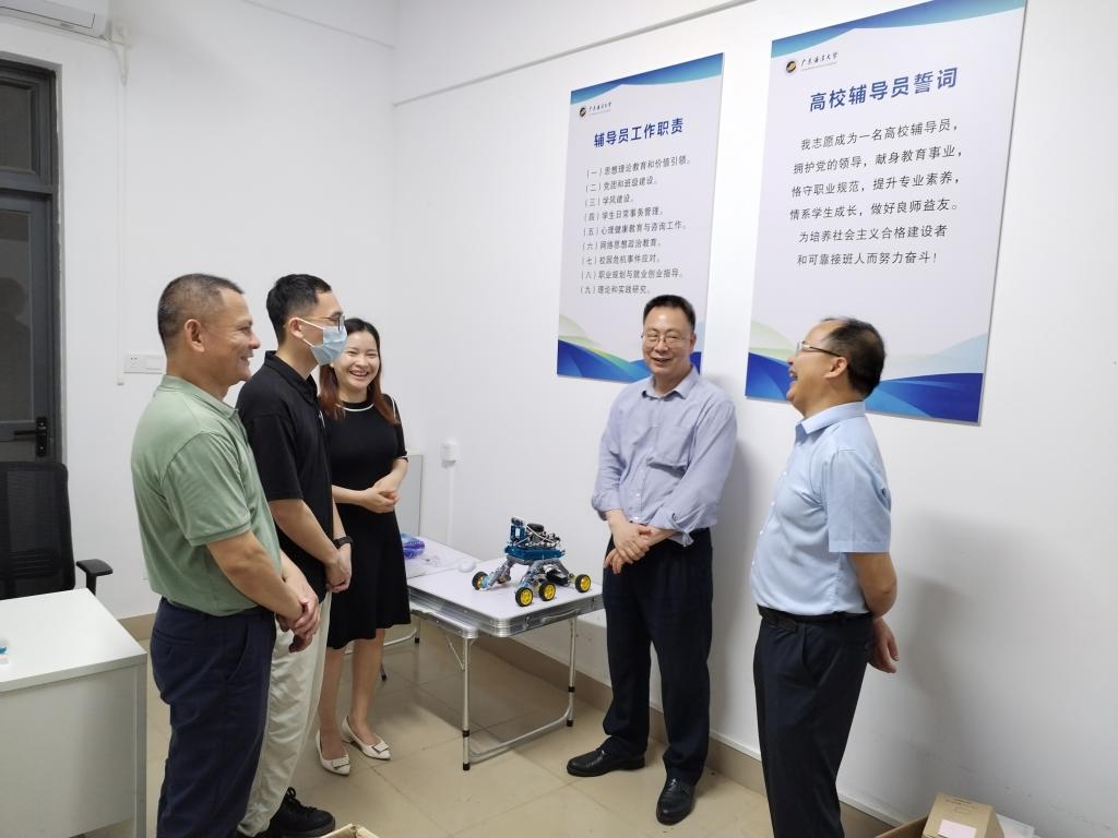 372B819A5C85346929C1338B998_70399516_12104