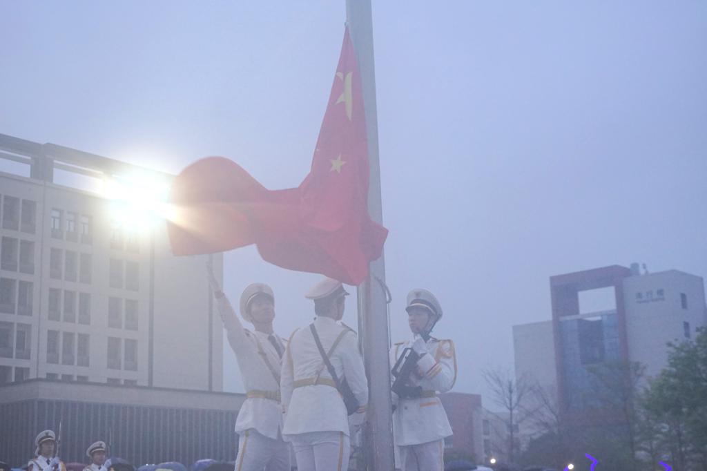 A47D8E3BA833E261EE185C7AB5D_CEC95FA7_9286