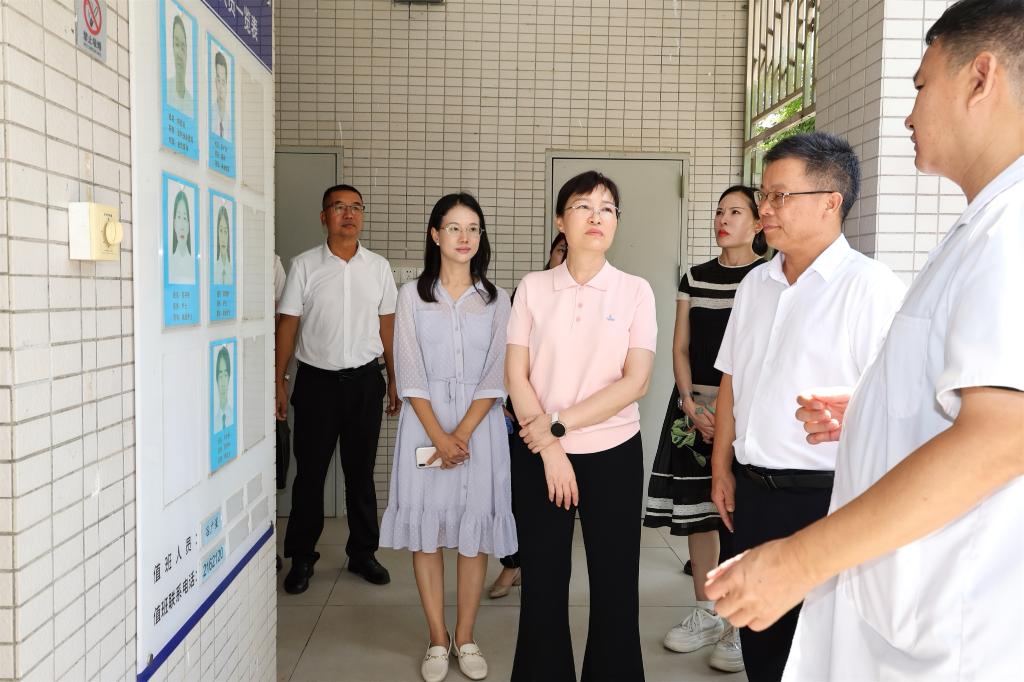 EAB8AB428141DC4D1F0709AEF06_B55EEC2D_18CF2