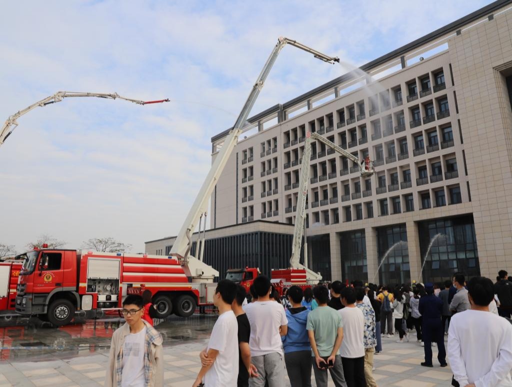 3374CAC4BDCBF60A8BC1A26FD48_AFD953CE_26859