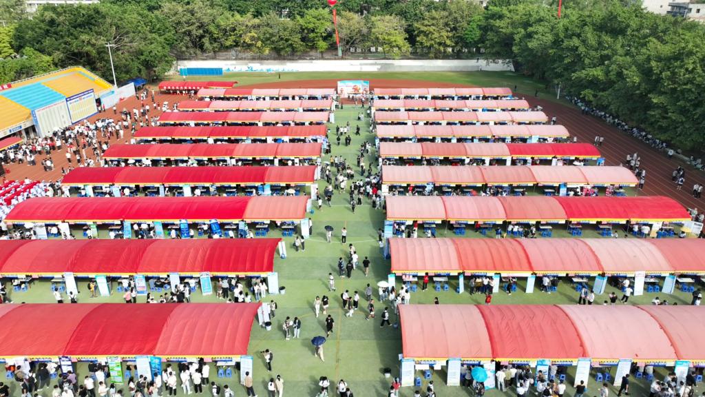 BF80EB4C4AC7C1FB37DF82D45FA_43078780_24424