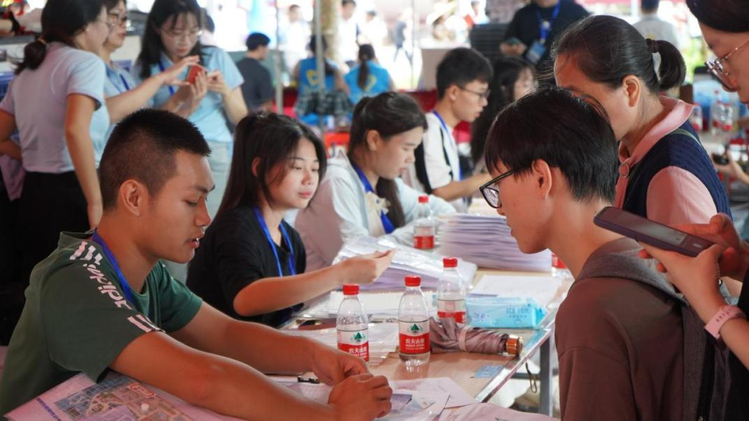 2D7A0AE776D95A8FDF922C1FC39_0619C603_C4983