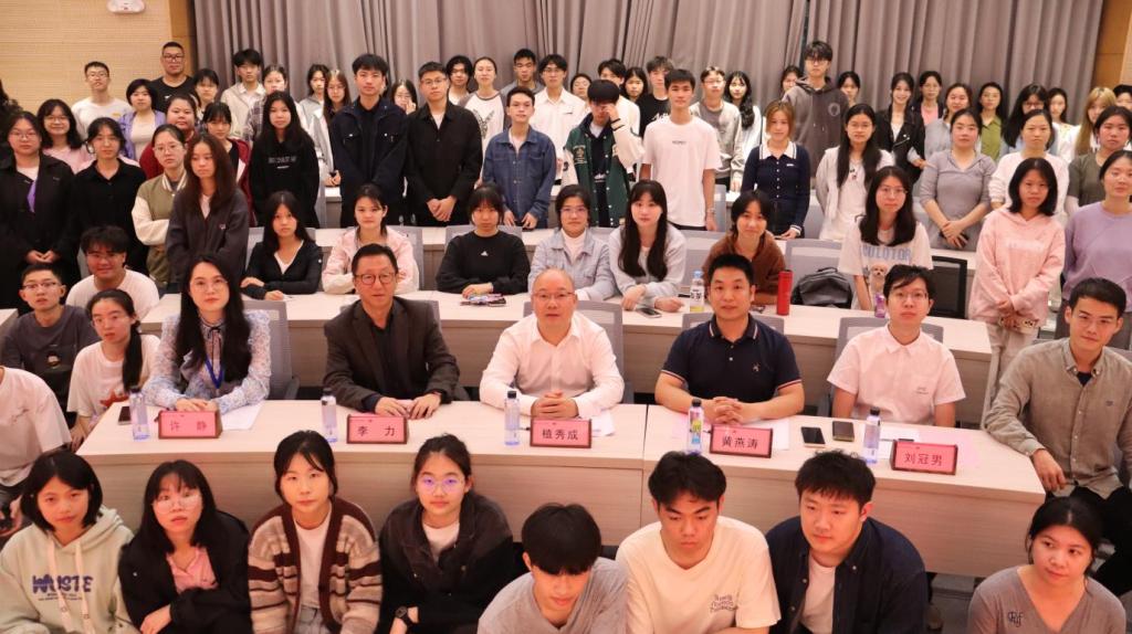 922041C1C57487FA8021E7E5026_8C05375E_1A604