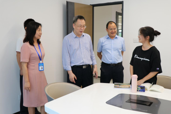 FF9A5C76D2CA2AB400BCB0D5F40_845890AB_C6CE5