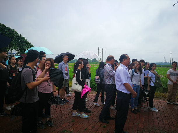 1525669743536003.jpg ͬÑâÃÇÂÃÐпÍ·ÕòÂ̸»ÖÖÑøÅ©ÃñרҵÏàÖúÉç.jpg