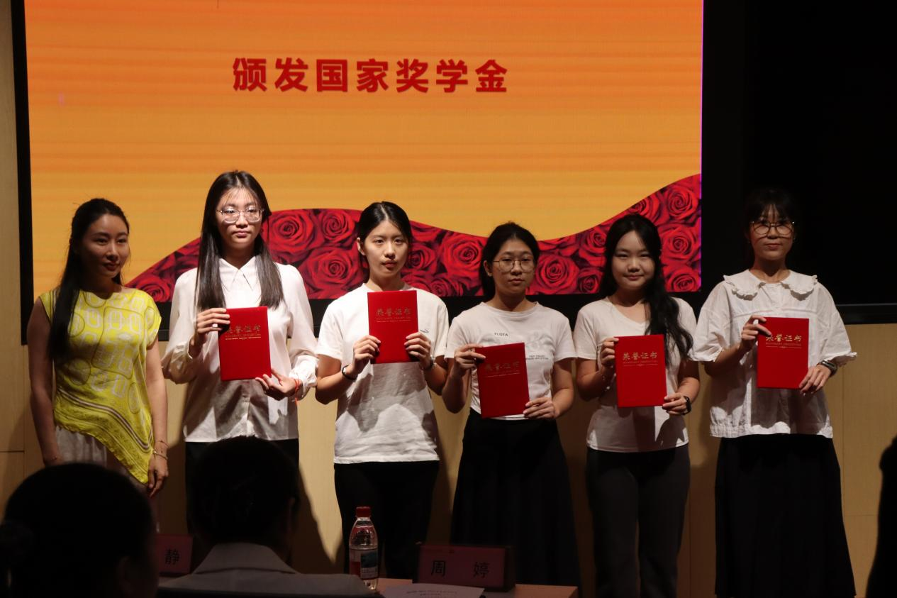 5487B0AC08B741CEE94E99DBB76_ADDDA627_C9FC9