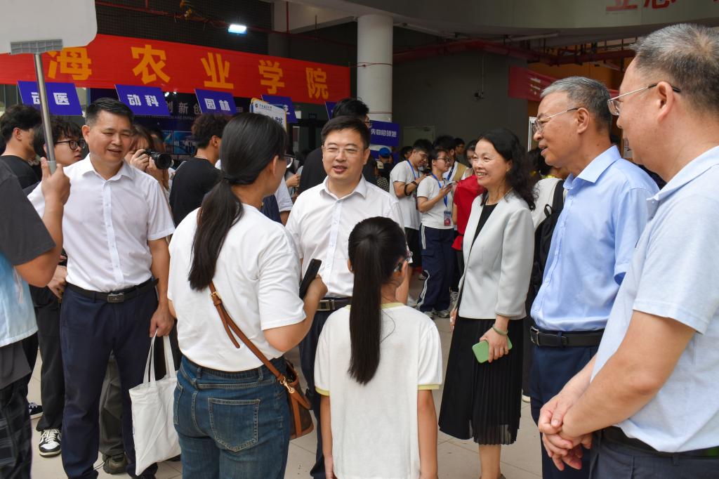 EB74E05C38A7F07DF1E40AD1884_DAA03B71_180F9